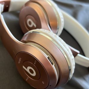 rose gold BEATS